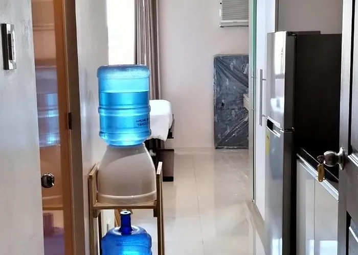 3 Spacious 24sqm With Pool Near Sm & Ayala Aparthotel