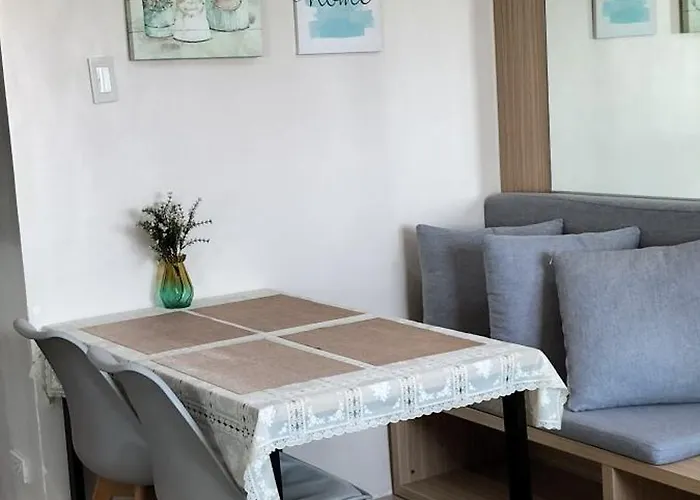 3 Spacious 24sqm With Pool Near Sm & Ayala *